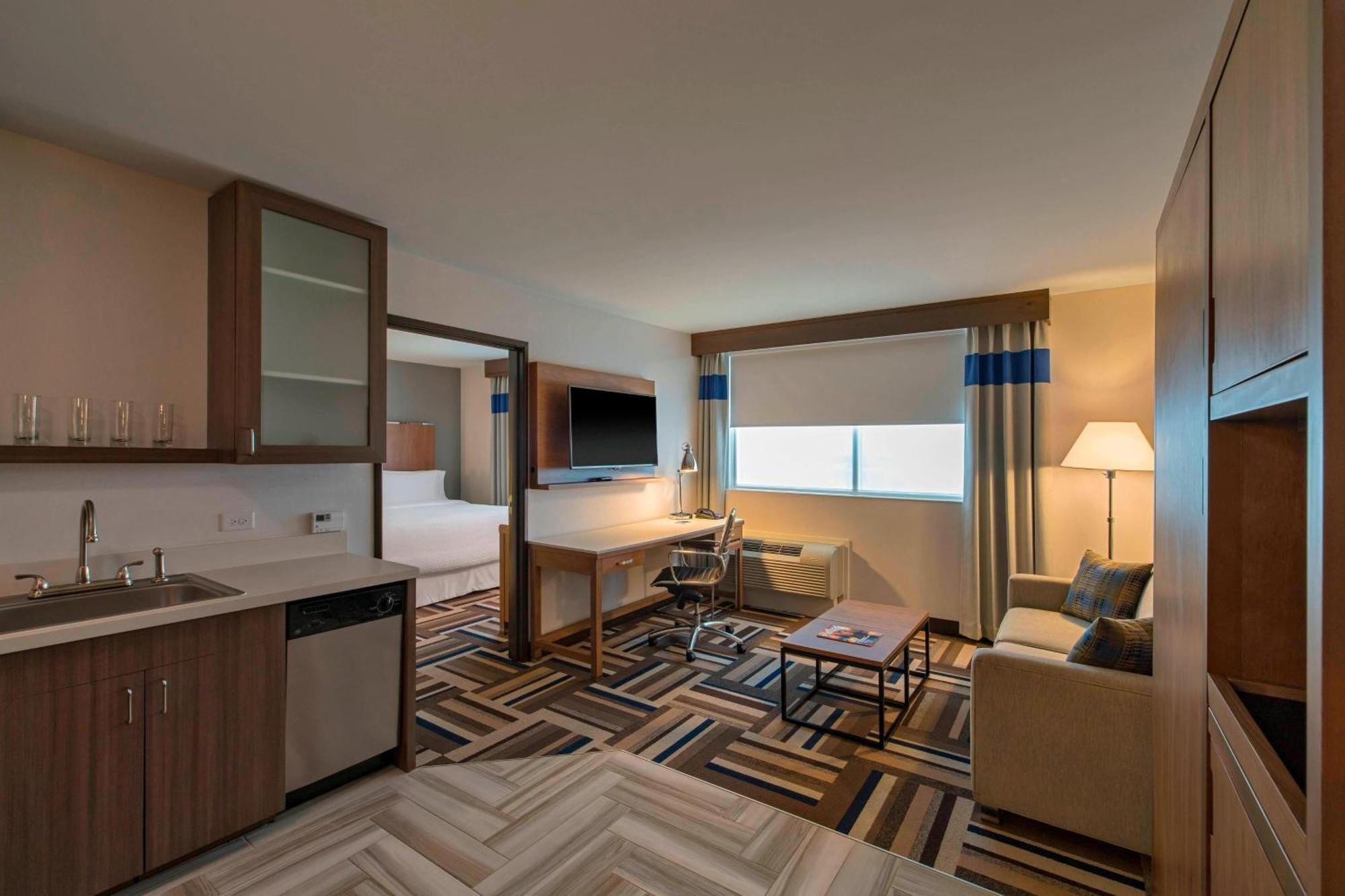 โฟร์ พอยต์ บาย เชอราตัน มิดแลนด์ Hotel ภายนอก รูปภาพ